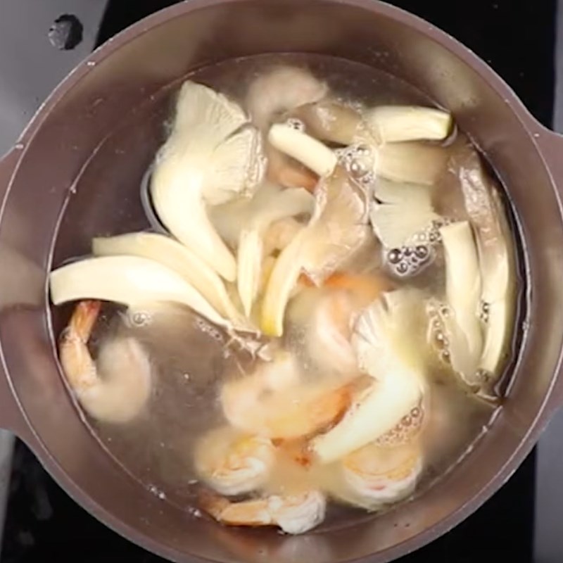 Bước 4 Nấu canh Canh nấm bào ngư mướp hương