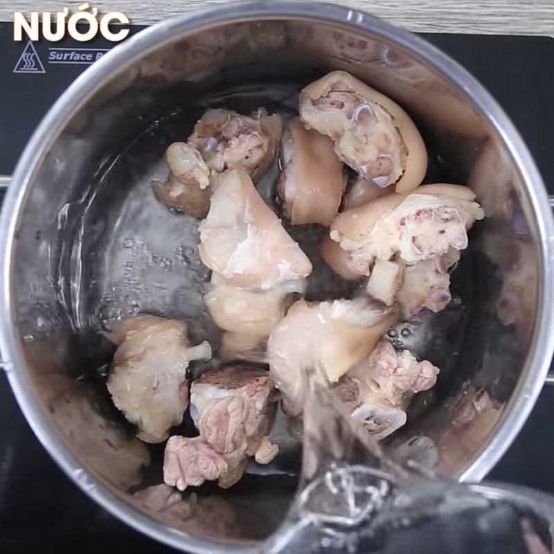 Bước 3 Nấu canh Chân giò hầm đu đủ