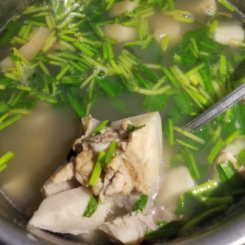 Bước 4 Nấu canh Canh đuôi heo hầm khoai môn