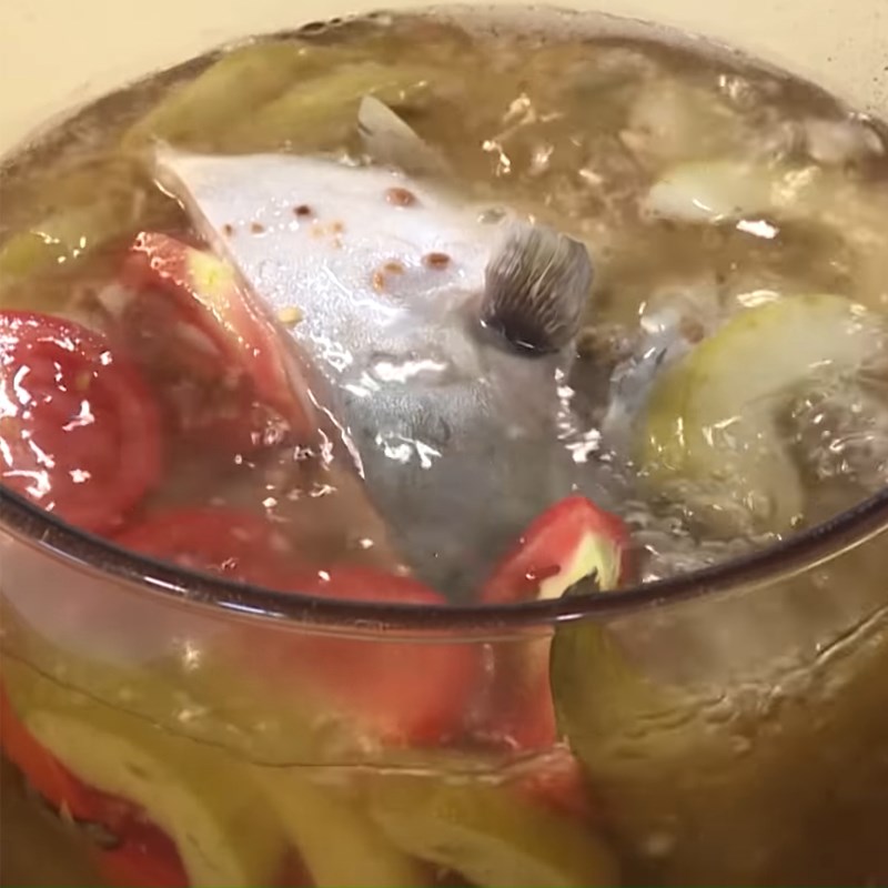 Bước 4 Nấu canh Canh cá chim dưa muối