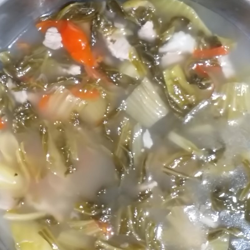 Bước 3 Nấu canh Canh cải chua thịt heo