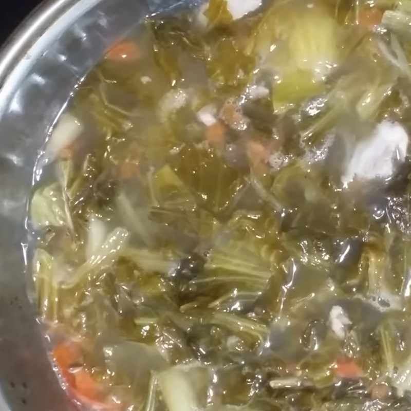 Bước 3 Nấu canh Canh cải chua thịt heo