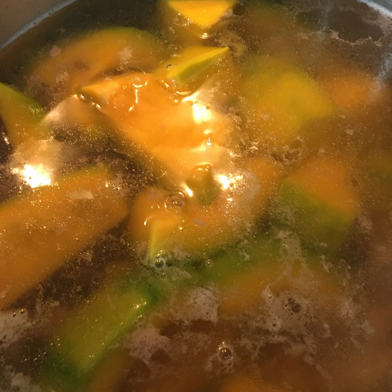 Bước 3 Nấu canh Canh bí đỏ hầm xương