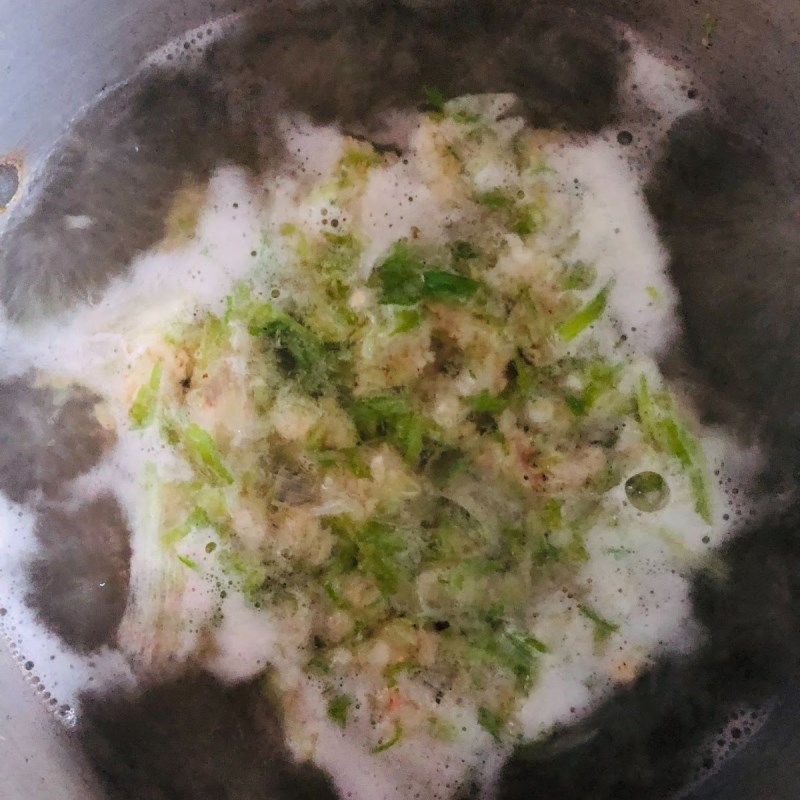 Bước 2 Nấu canh Canh rau cần nấu tôm