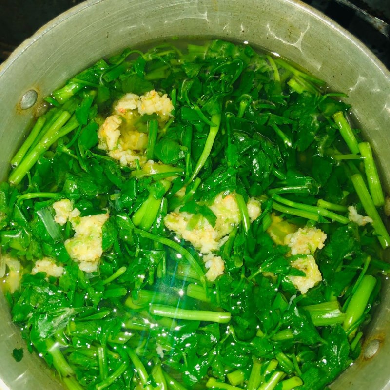 Bước 2 Nấu canh Canh rau cần nấu tôm