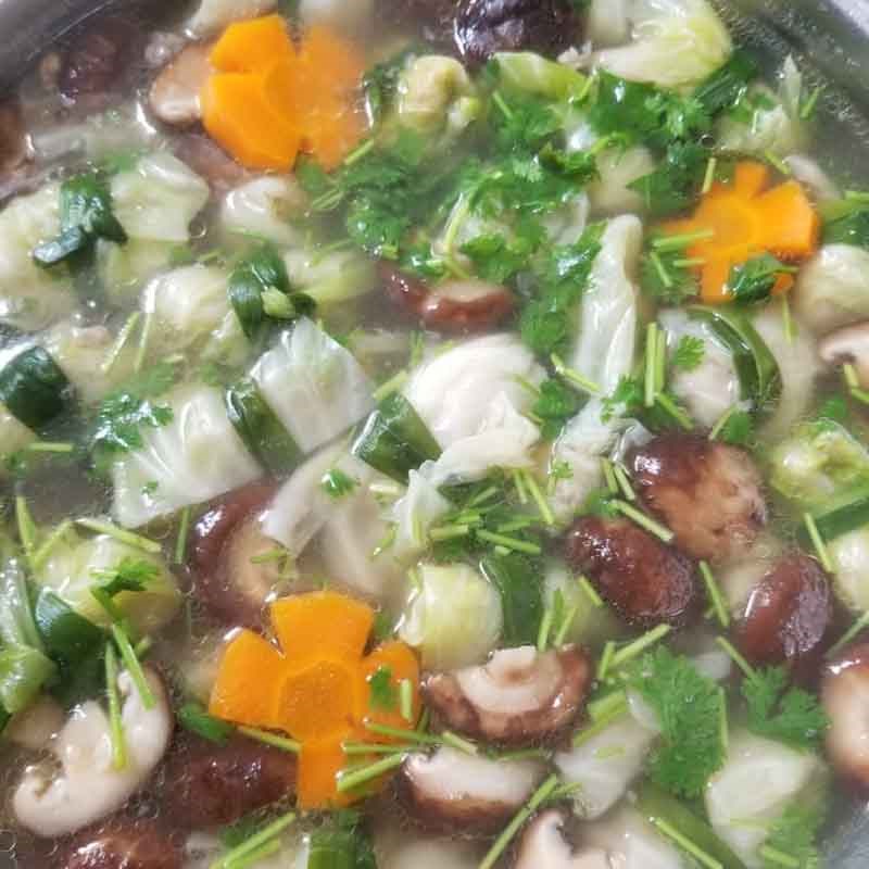 Bước 5 Nấu canh Canh bắp cải cuốn thịt bằm xương heo cà rốt