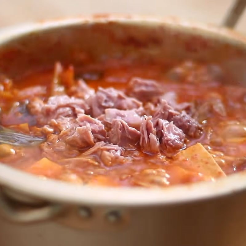 Bước 3 Nấu canh Canh kim chi cá ngừ ngâm dầu