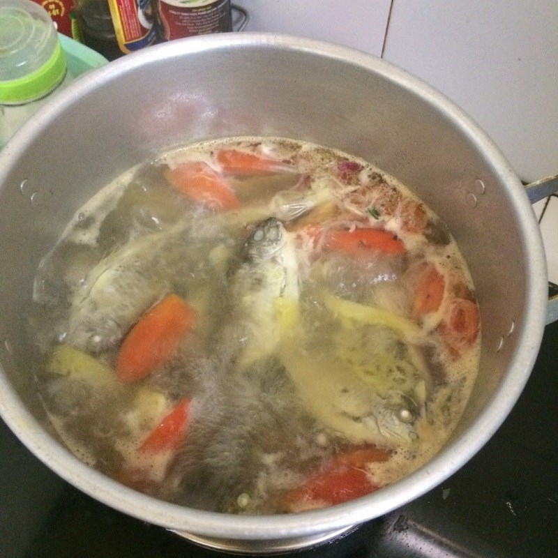 Bước 3 Nấu canh cá kình thơm cà Canh cá kình nấu ngót