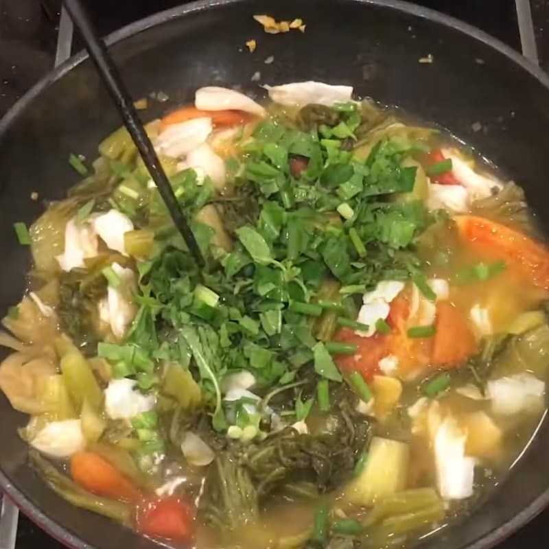 Bước 3 Nấu canh chua cá mai Canh chua cá mai