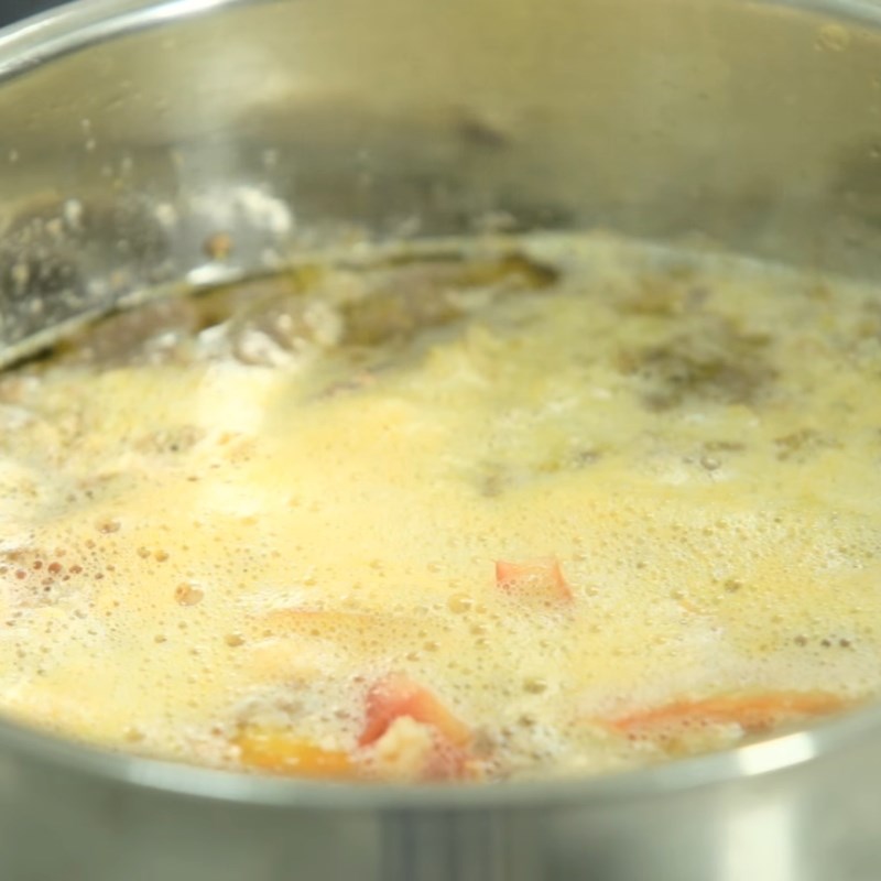 Bước 8 Nấu canh cua Canh cua tôm chua