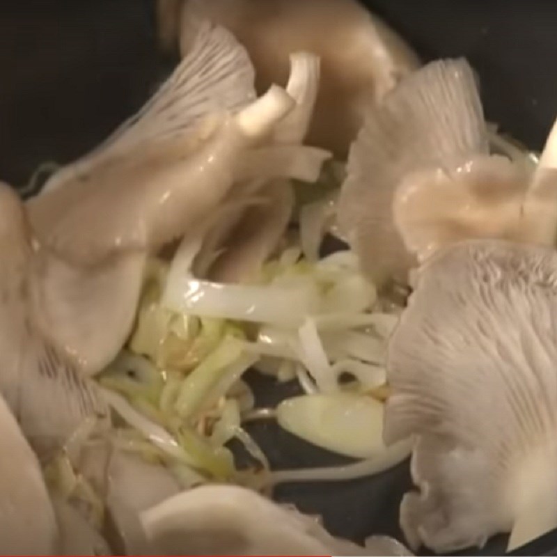 Bước 3 Nấu canh đu đủ với lá lốt Canh đu đủ chay nấu với lá lốt