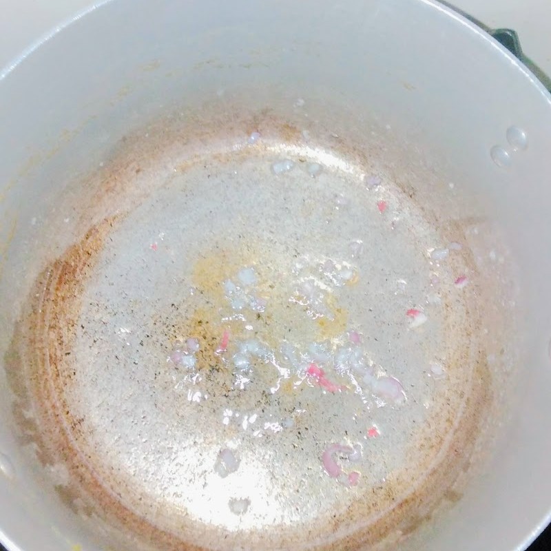 Bước 2 Nấu canh nấm rơm mồng tơi Canh nấm rơm mồng tơi