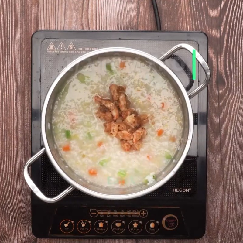 Bước 4 Nấu cháo tôm rau củ Cháo tôm bí xanh