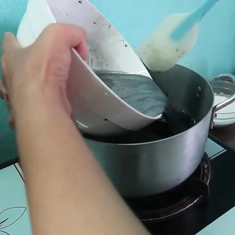 Bước 3 Nấu chè Chè mè đen nước cốt dừa