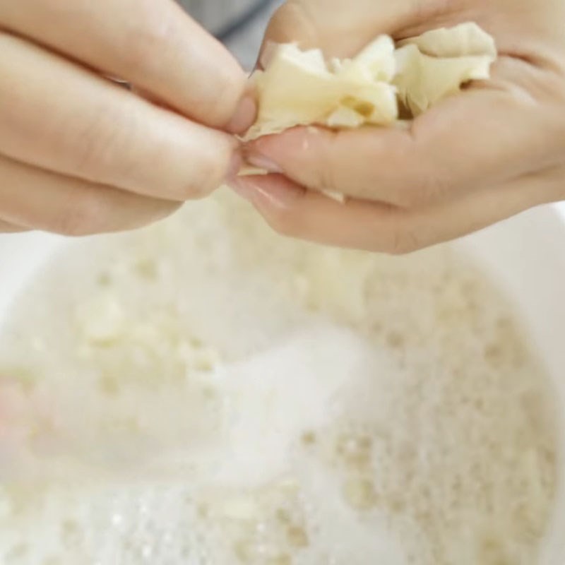 Bước 3 Nấu chè bo bo bạch quả tàu hủ ky Chè bo bo bạch quả tàu hủ ky