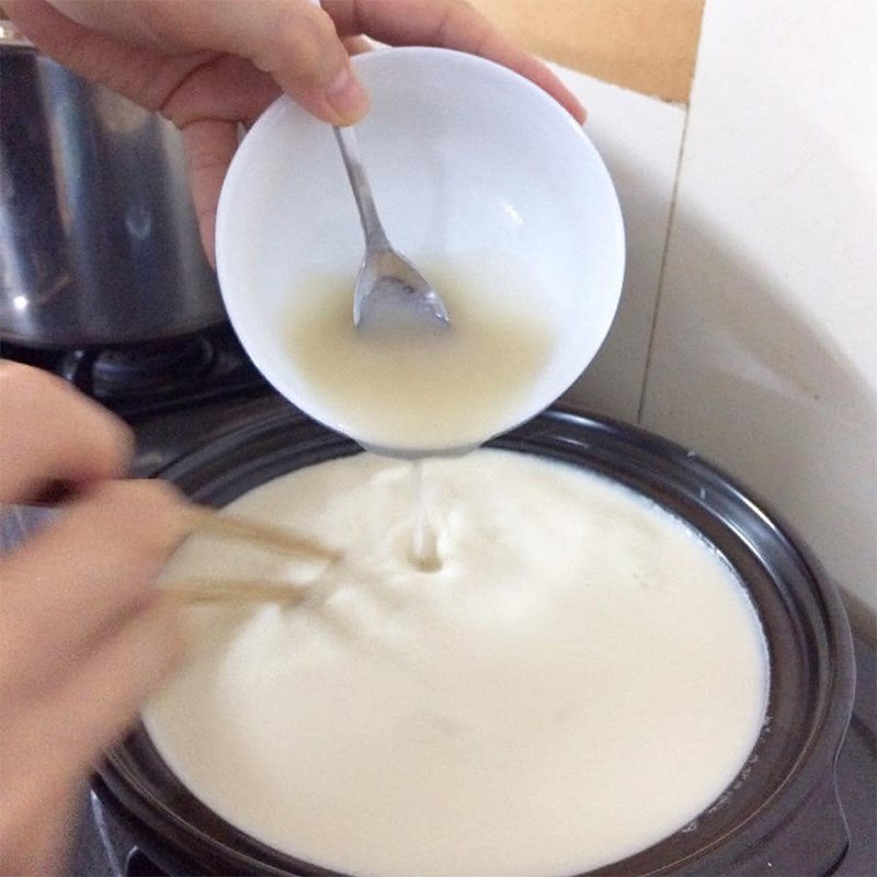 Bước 3 Nấu đậu nành và đổ khuôn Tàu hủ bằng bột rau câu bằng hạt đậu nành xay
