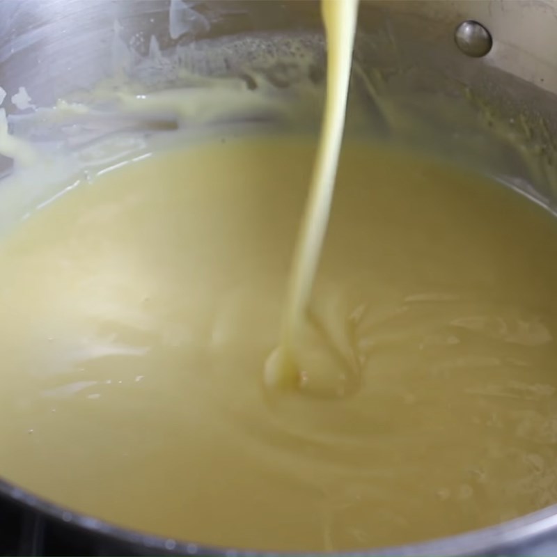 Bước 2 Nấu hỗn hợp pudding Bánh pudding chuối