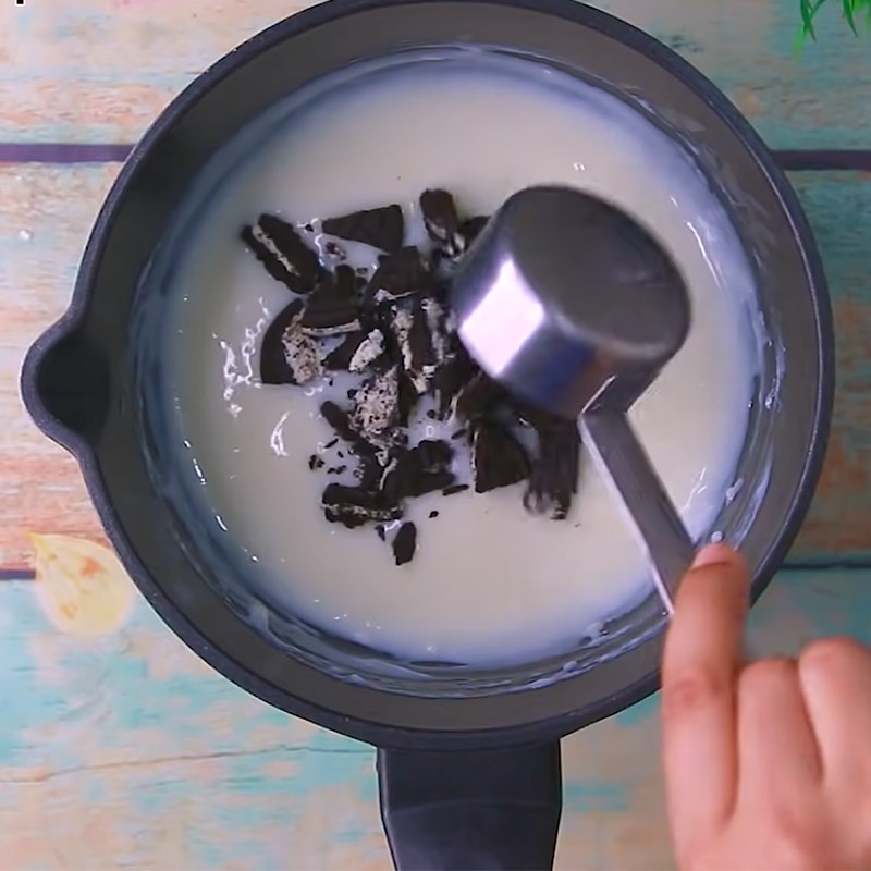 Bước 3 Nấu hỗn hợp sữa Pudding oreo