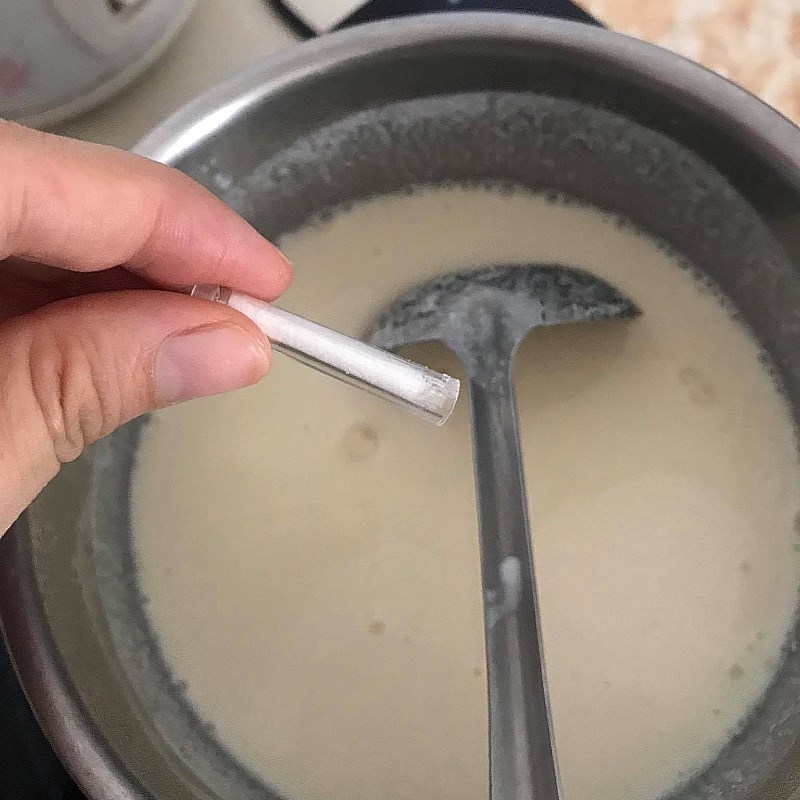 Bước 2 Nấu hỗn hợp sữa panna cotta sữa chua thạch chanh dây