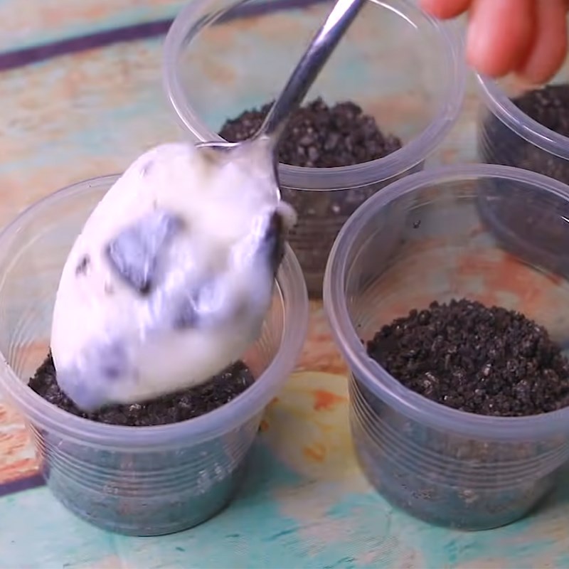 Bước 3 Nấu hỗn hợp sữa Pudding oreo