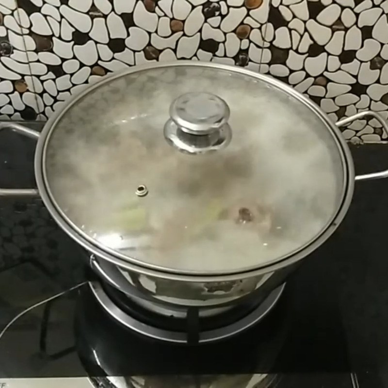 Bước 4 Nấu lẩu Lẩu gà nước dừa