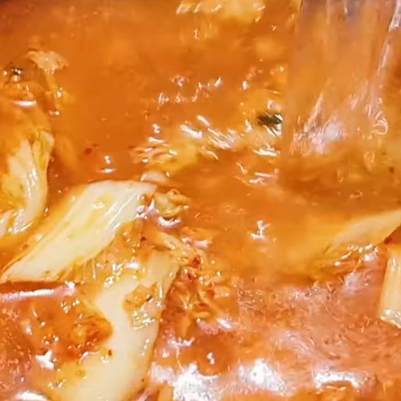 Bước 4 Nấu lẩu đầu cá hồi với kim chi Lẩu đầu cá hồi kim chi