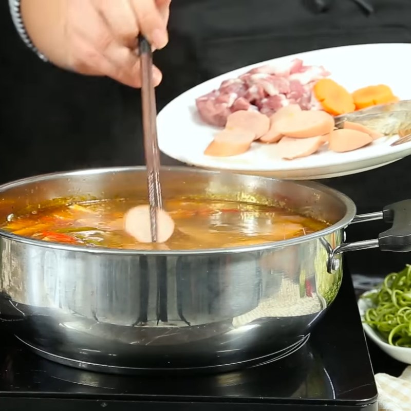 Bước 3 Nấu lẩu tôm chua cay Lẩu tôm chua cay