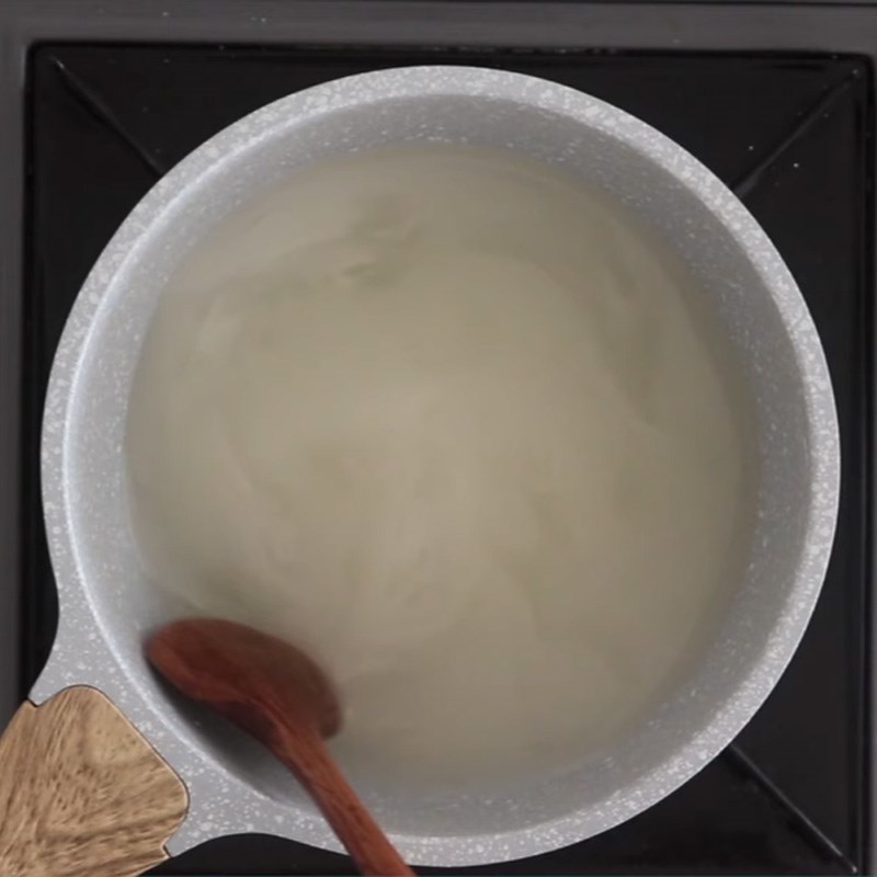 Bước 6 Nấu lớp phủ đỏ Bánh Langminton đỏ