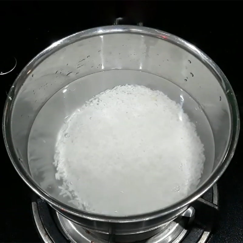 Bước 1 Ngâm và nấu gạo, nếp, đậu xanh Cháo cá hồi đậu xanh