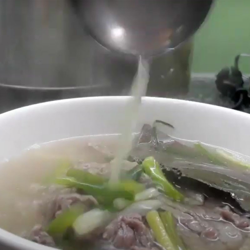 Bước 3 Nấu nước dùng Miến thịt bò