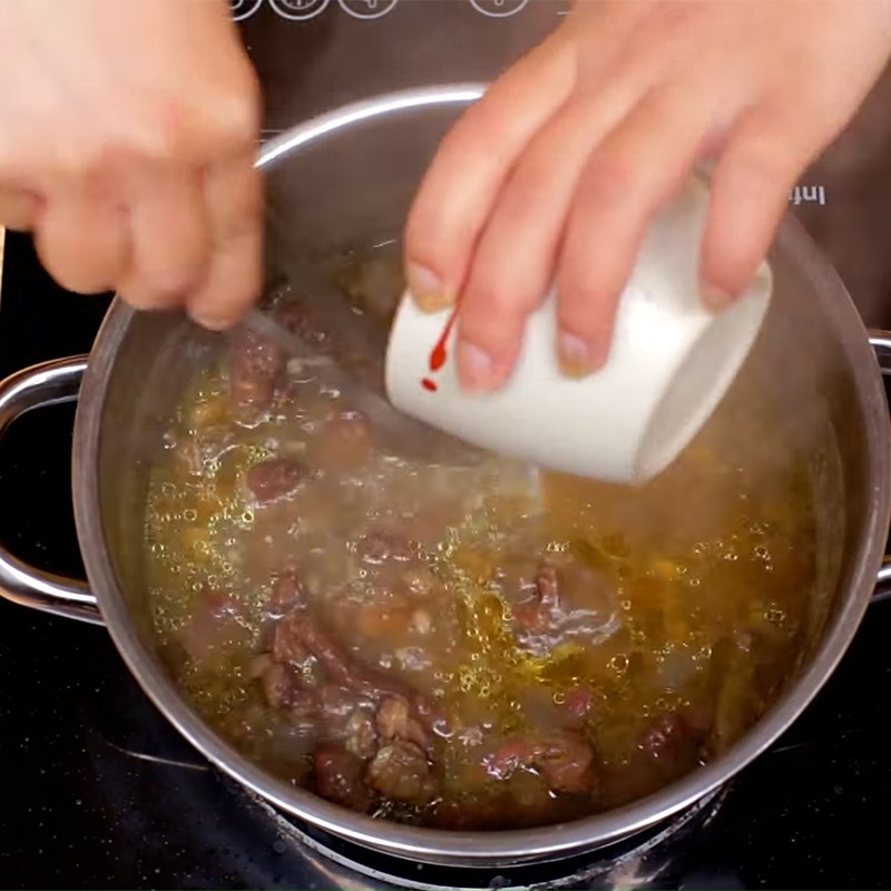 Bước 4 Nấu nước dùng Phở bò sốt vang
