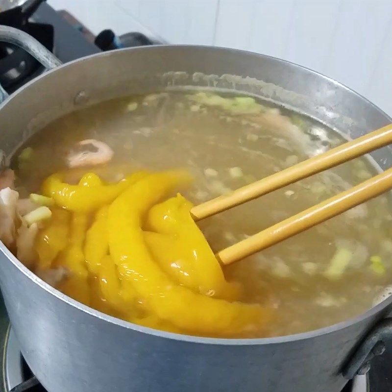 Bước 6 Nấu nước dùng Bánh canh bí đỏ