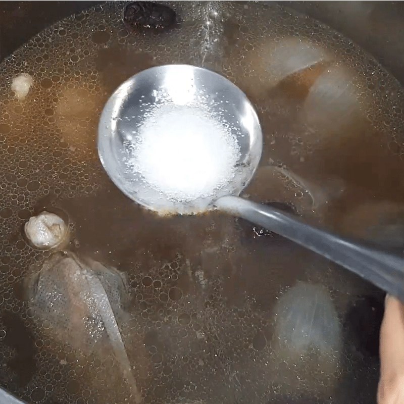 Bước 3 Nấu nước dùng Phở sườn bò