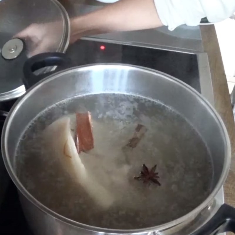 Bước 4 Nấu nước dùng phở Phở heo