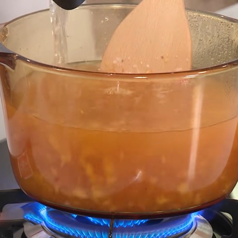 Bước 2 Nấu nước lẩu Lẩu tôm càng chua cay