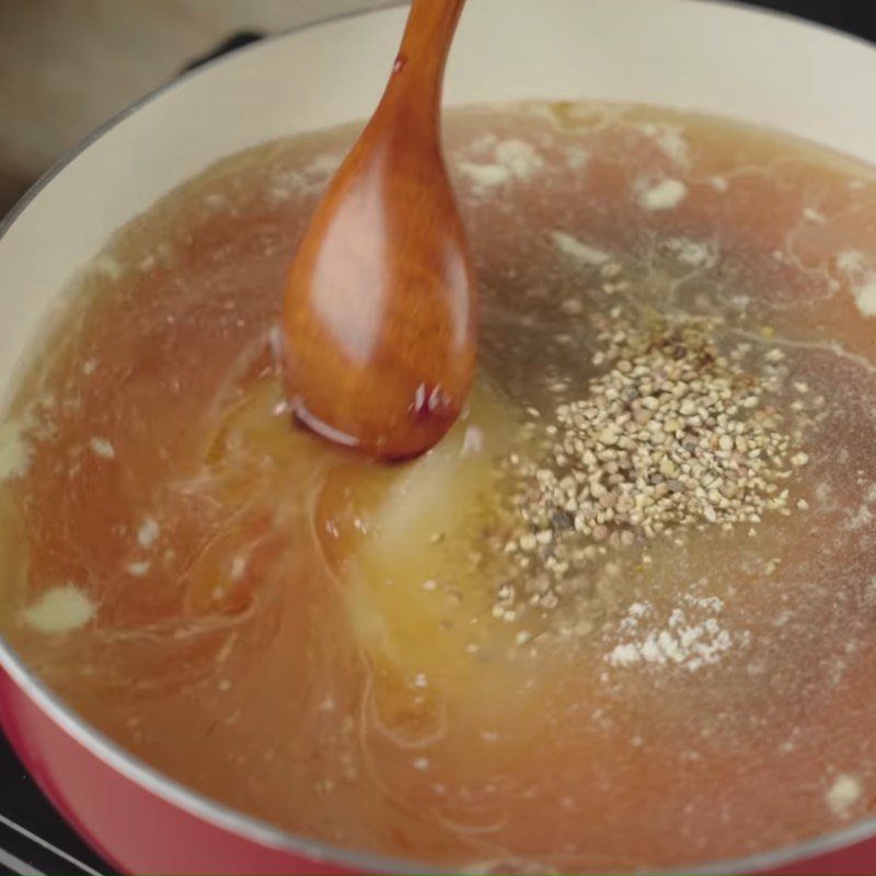 Bước 2 Nấu nước sốt Cá thu kho mặn ngọt