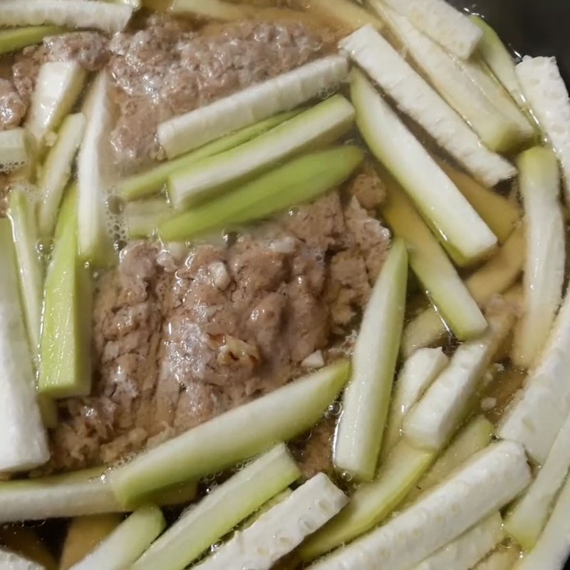 Bước 3 Nấu riêu cua với bầu Canh cua nấu bầu