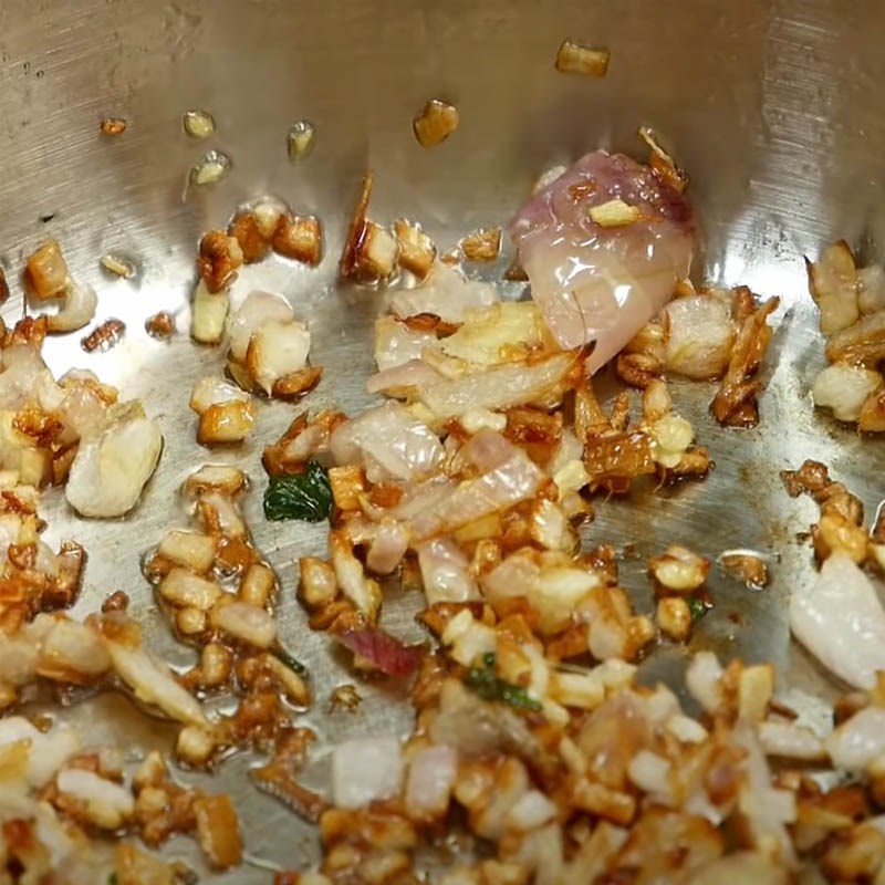Bước 3 Nấu sốt trộn và ướp gà Phở gà trộn da giòn