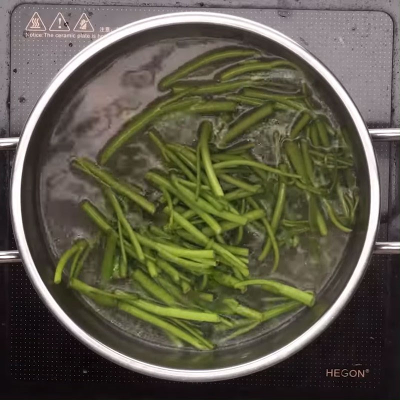 Bước 4 Nấu sườn với khoai sọ rau muống Canh khoai sọ rau muống