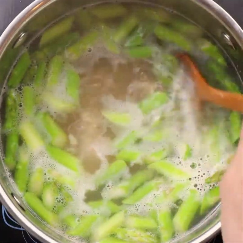 Bước 3 Nấu súp Súp măng tây tôm