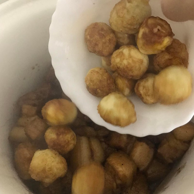 Bước 3 Nấu thịt kho tàu trứng cút Thịt kho tàu trứng cút