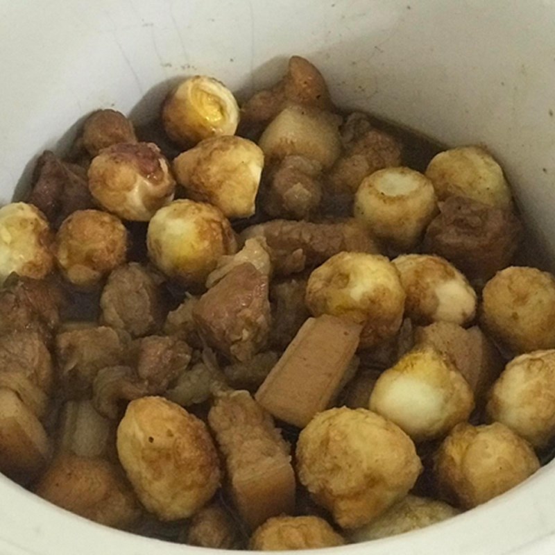 Bước 3 Nấu thịt kho tàu trứng cút Thịt kho tàu trứng cút