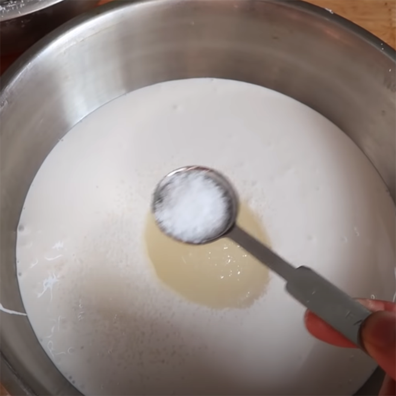 Bước 4 Nêm bột Vỏ bánh tráng cuốn chả giò rế