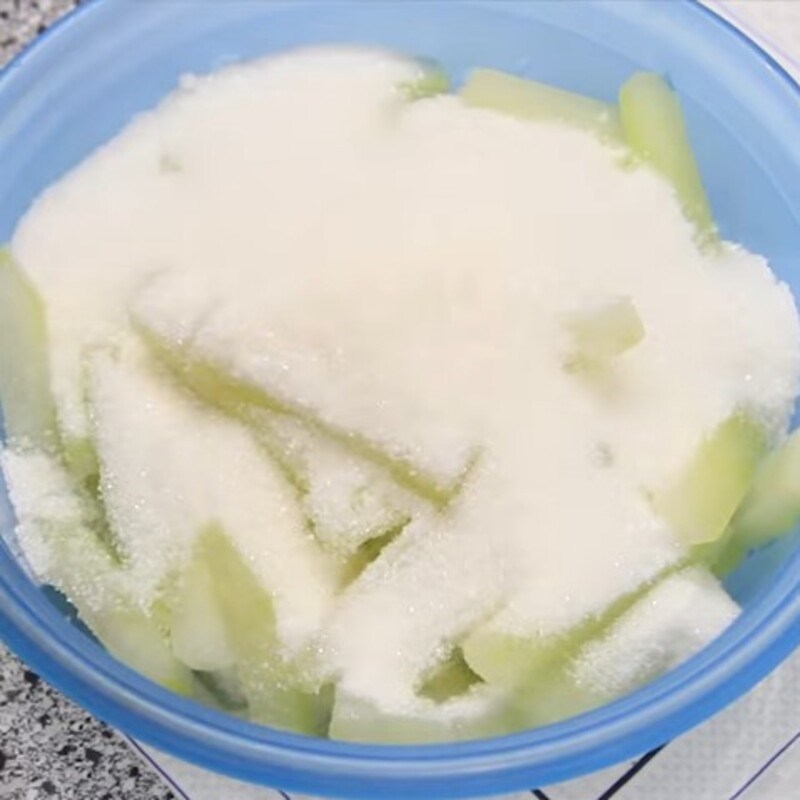 Bước 4 Ngâm bí đao với đường Cách làm mứt bí đao không cần phèn chua