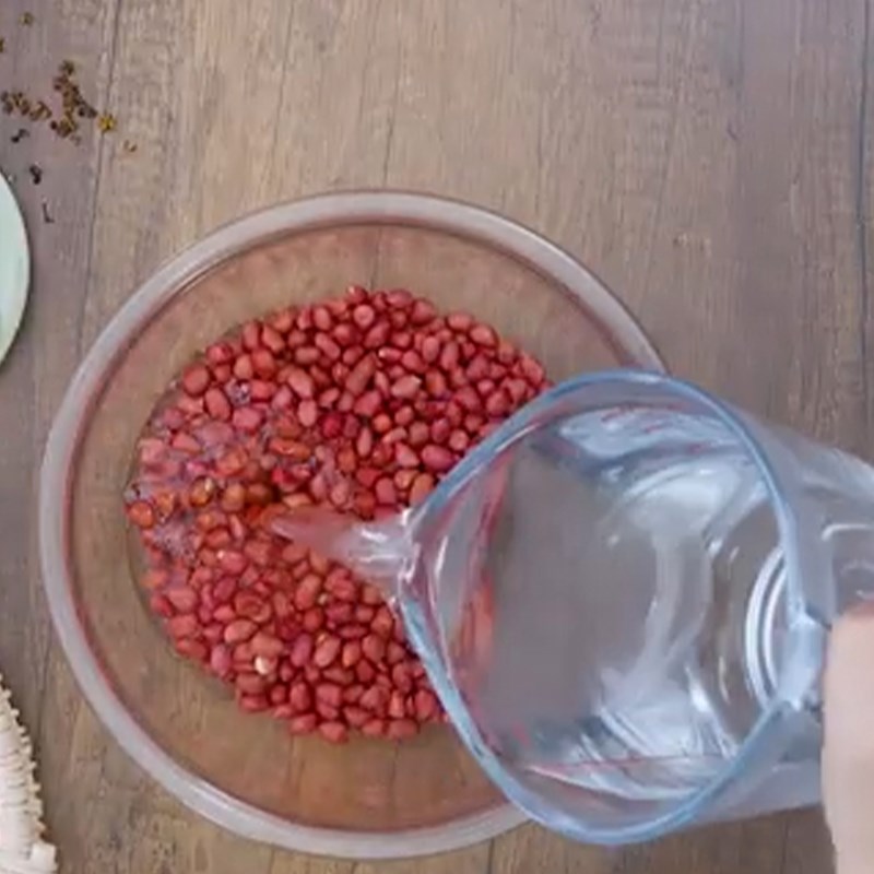Bước 1 Ngâm lạc Lạc rang húng lìu