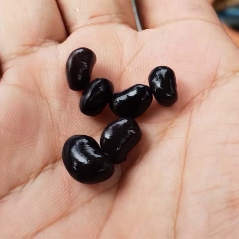 Bước 2 Ngâm đậu đen Đuôi bò hầm đậu đen