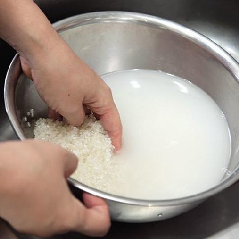 Bước 5 Ngâm gạo Cháo thịt bò khoai tây