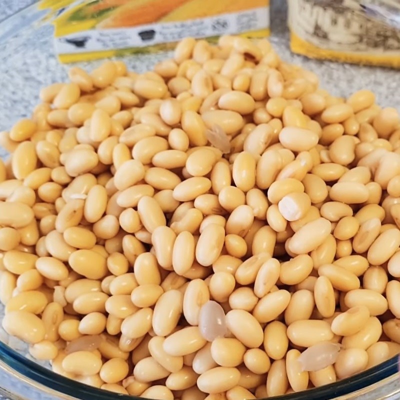 Bước 1 Ngâm và xay nhuyễn đậu nành Sườn non chay