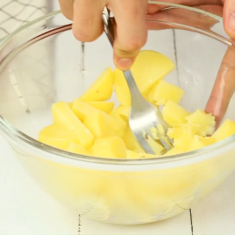 Bước 2 Nghiền khoai tây Bánh khoai tây chiên phồng