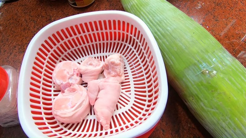 Nguyên liệu món ăn 2 cách nấu giò heo hầm củ cải muối và bắp chuối